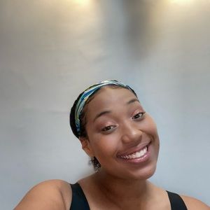 Meet your Posher, Jmonet